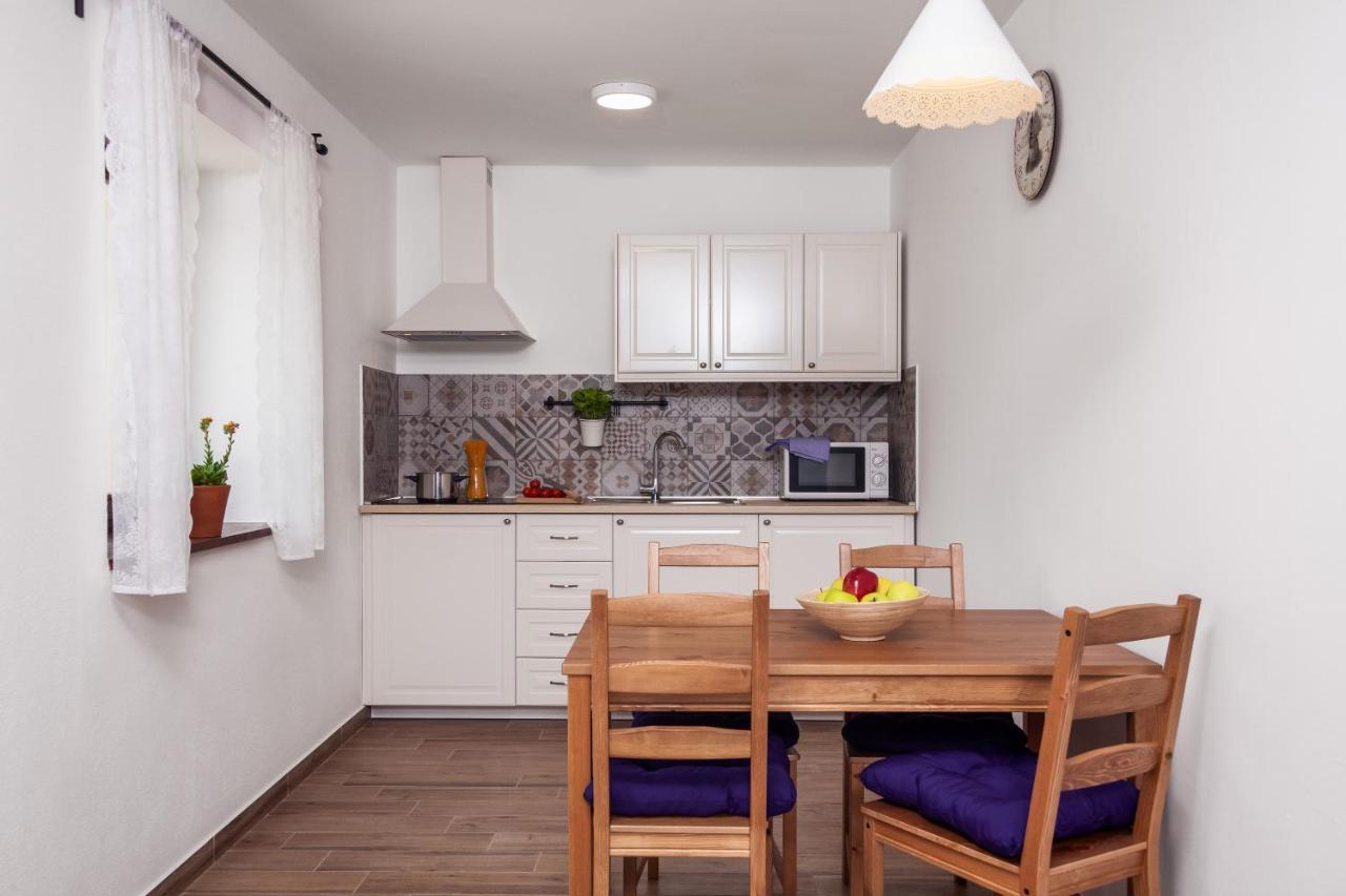 Apartments Tiny Garden Medulin Dış mekan fotoğraf