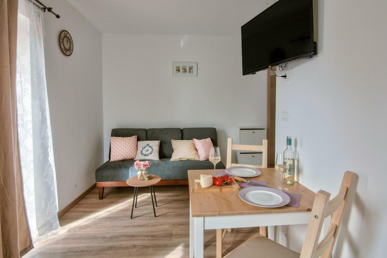 Apartments Tiny Garden Medulin Dış mekan fotoğraf